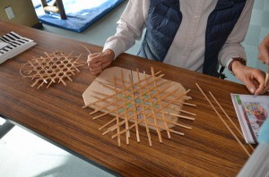 竹編みの鍋敷き作り(加工)