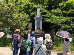 3富ヶ浦公園白襷隊記念塔